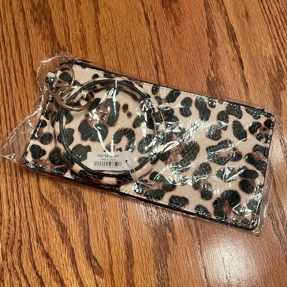 2 PC Leopard Wristlet with Key Ring.NWT!! Ivory/Black/Brown.